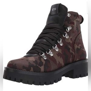 NIB Steve Madden Boots 9
